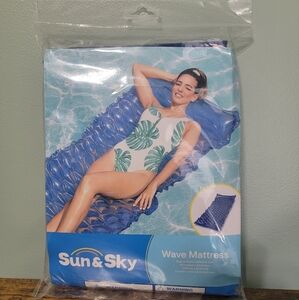 Sun‎ & Sky Wave Mattress Mat Swim Float Relax Pool Beach Lounger Blue Inflatable